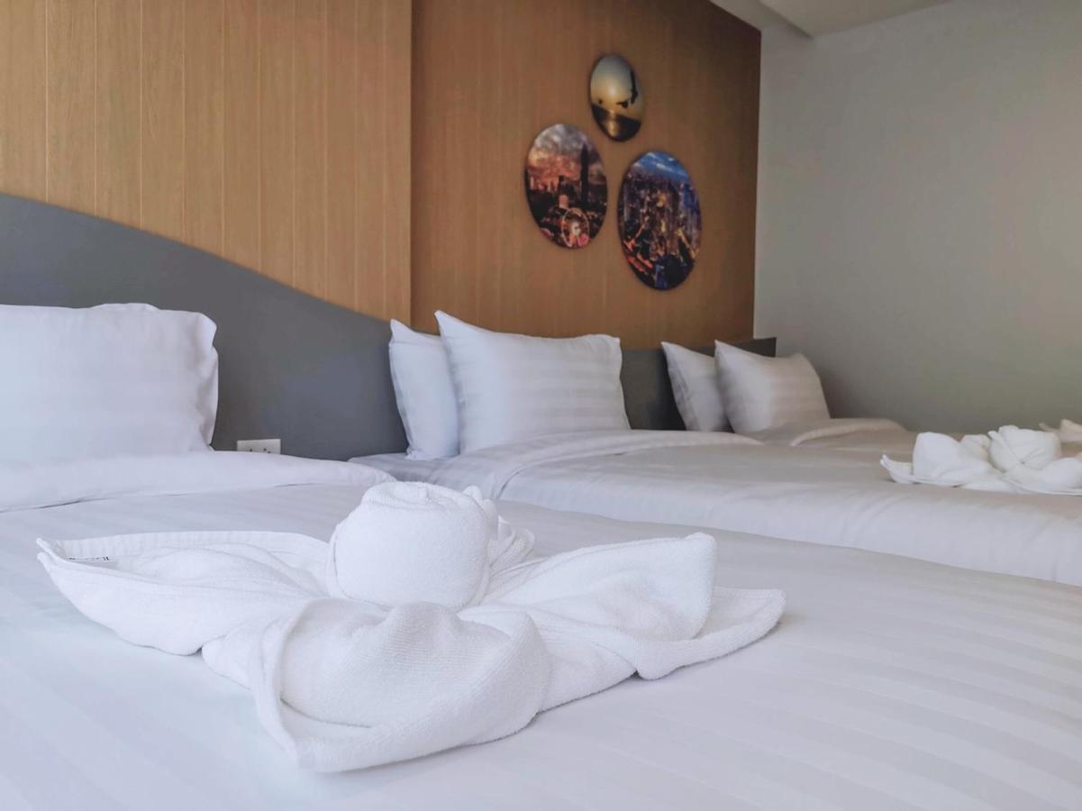 RICO Hotel Ratchadapisek 32 Bangkok Buitenkant foto